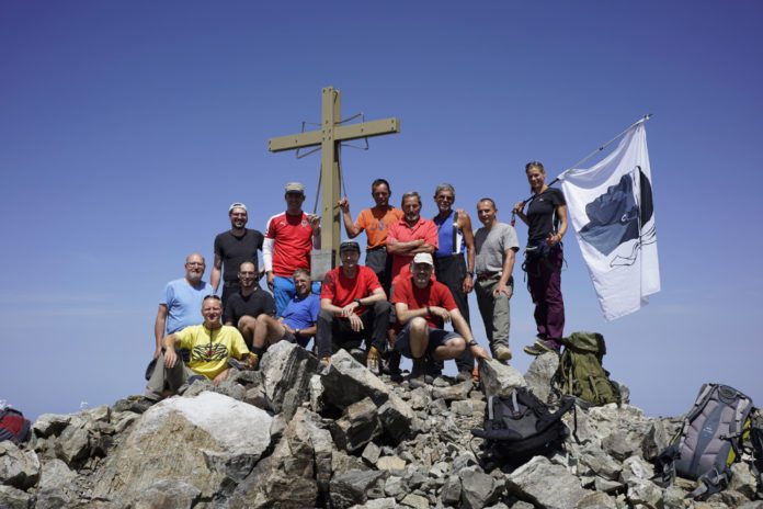 Gipfelkreuz Punta Minuta Gruppenbild Gipfelkreuz Punta Minuta Gruppenbild