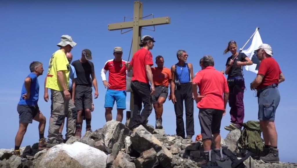 Neues Gipfelkreuz für die Punta Minuta auf Korsika